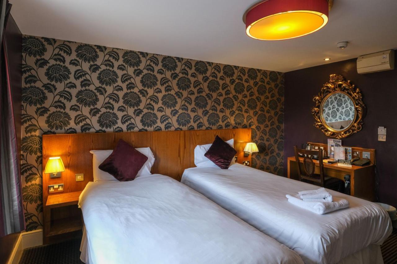 The Unicorn Hotel Wetherspoon ริปอน ภายนอก รูปภาพ
