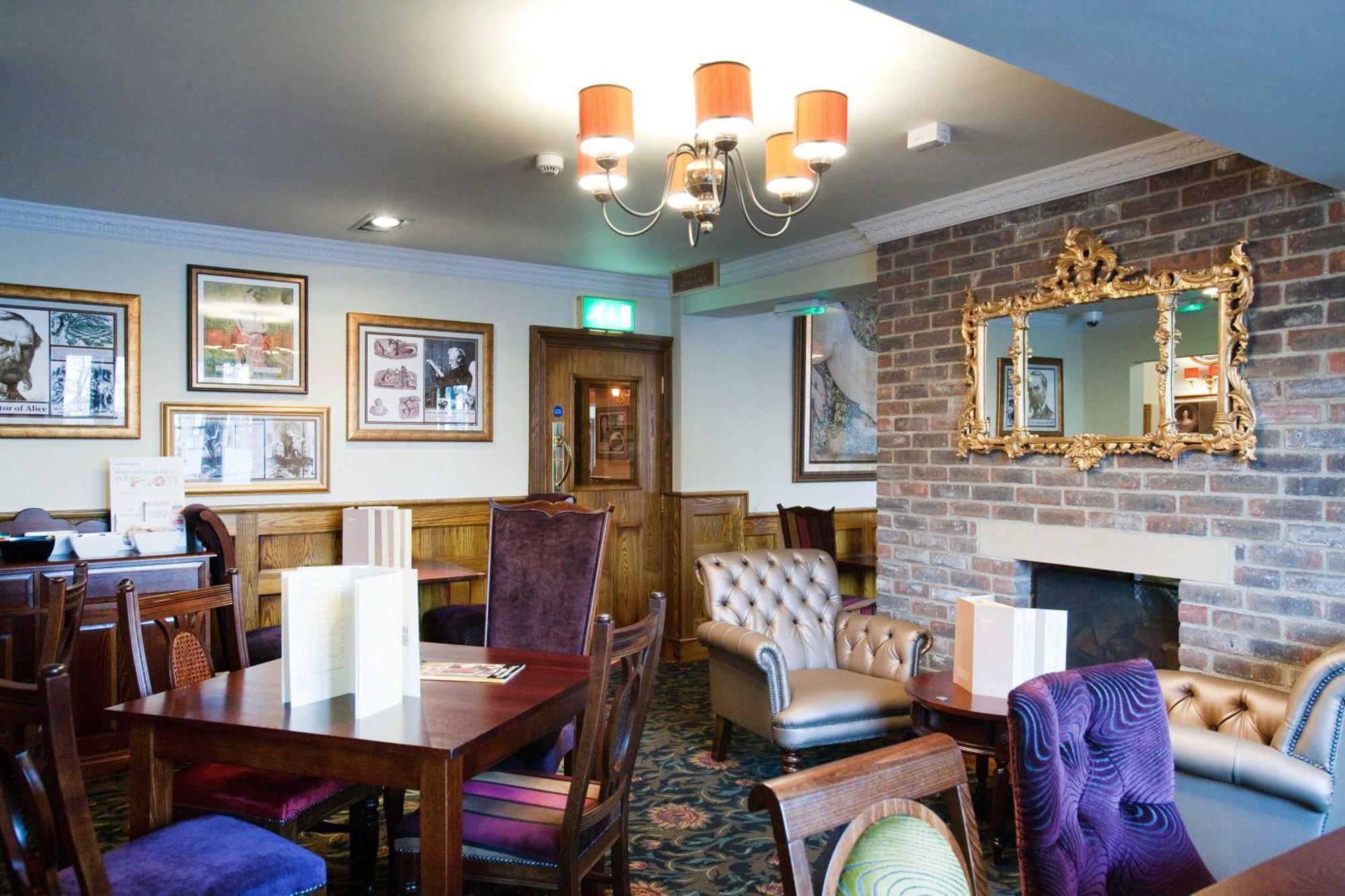 The Unicorn Hotel Wetherspoon ริปอน ภายนอก รูปภาพ