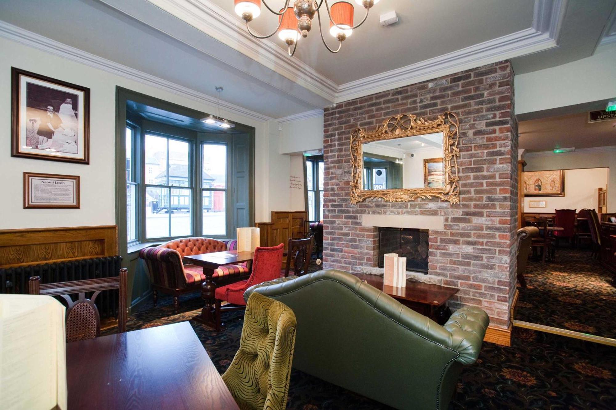 The Unicorn Hotel Wetherspoon ริปอน ภายนอก รูปภาพ