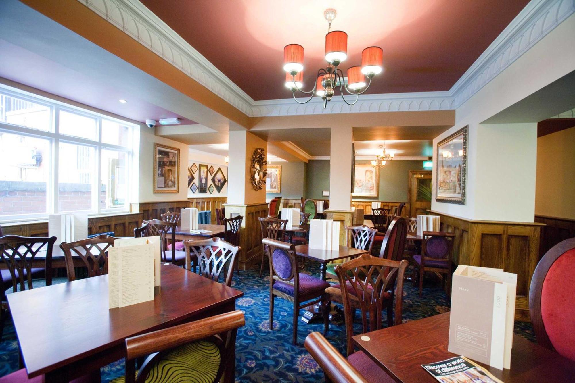 The Unicorn Hotel Wetherspoon ริปอน ภายนอก รูปภาพ