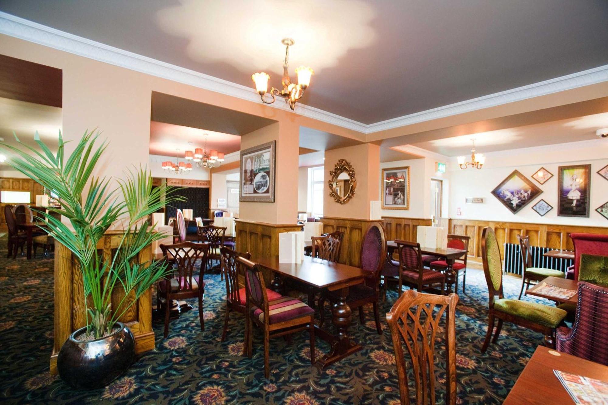 The Unicorn Hotel Wetherspoon ริปอน ภายนอก รูปภาพ