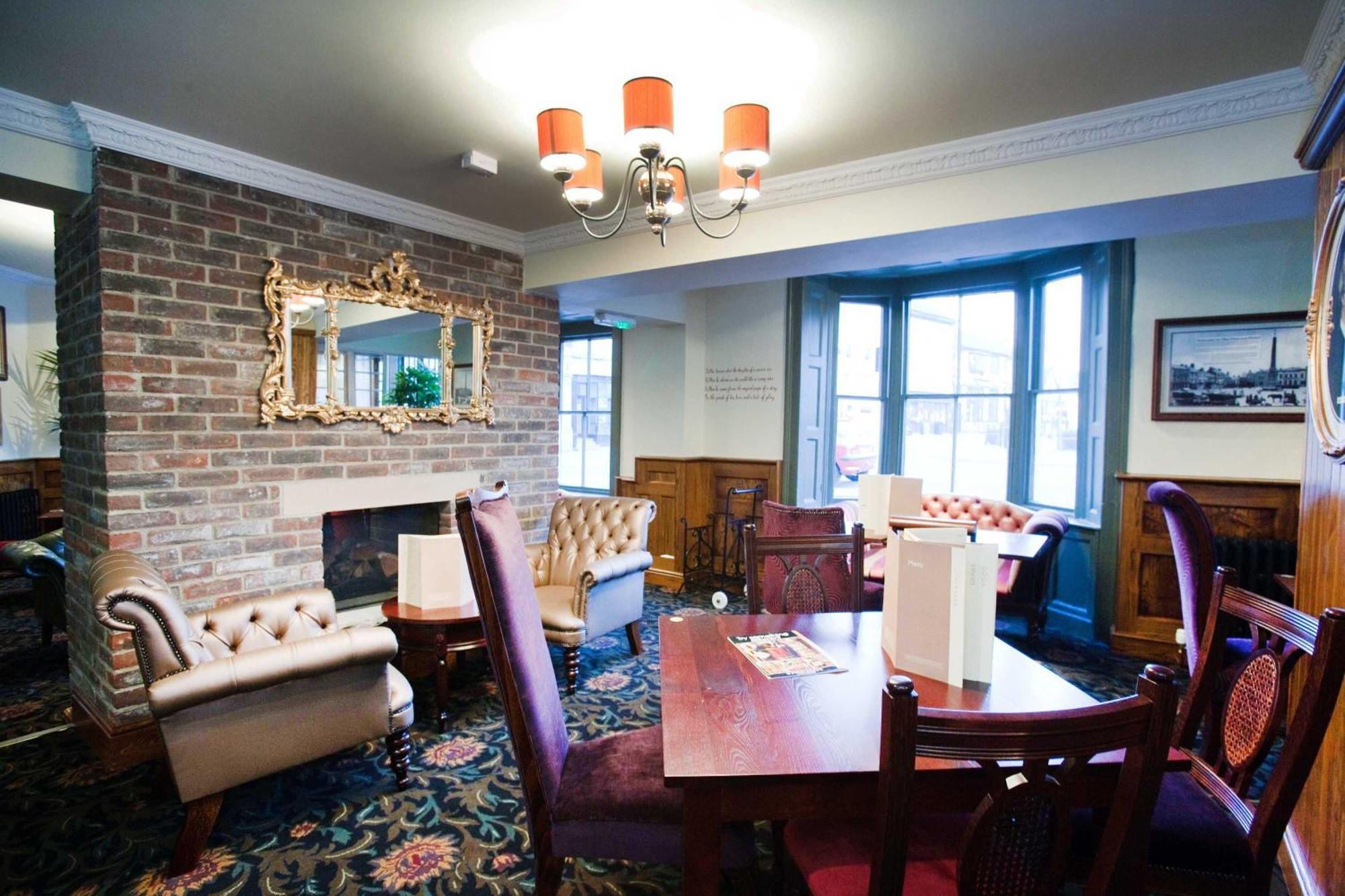 The Unicorn Hotel Wetherspoon ริปอน ภายนอก รูปภาพ