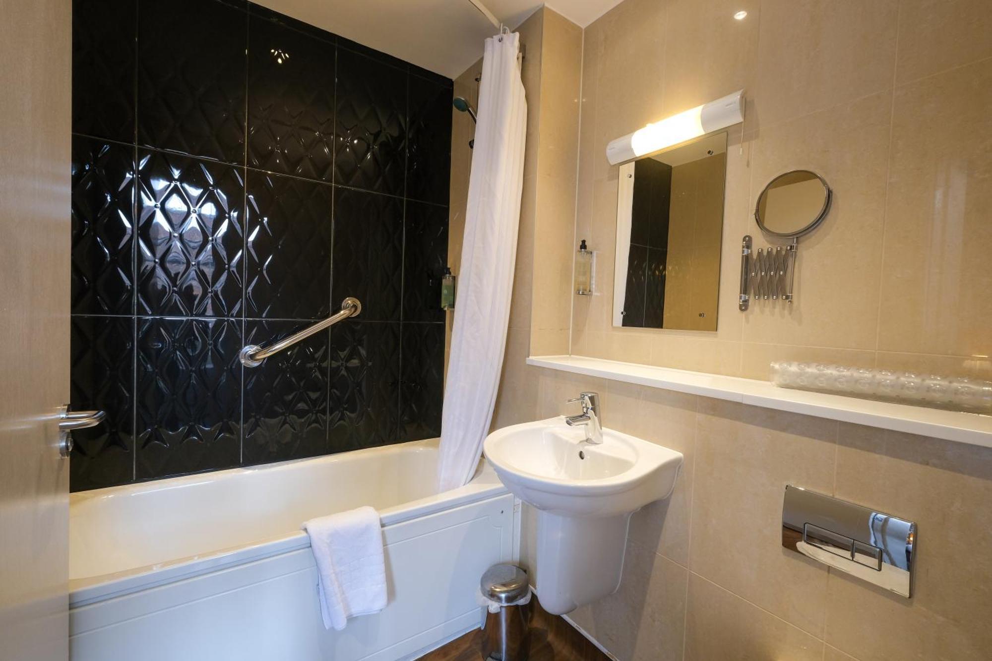 The Unicorn Hotel Wetherspoon ริปอน ภายนอก รูปภาพ