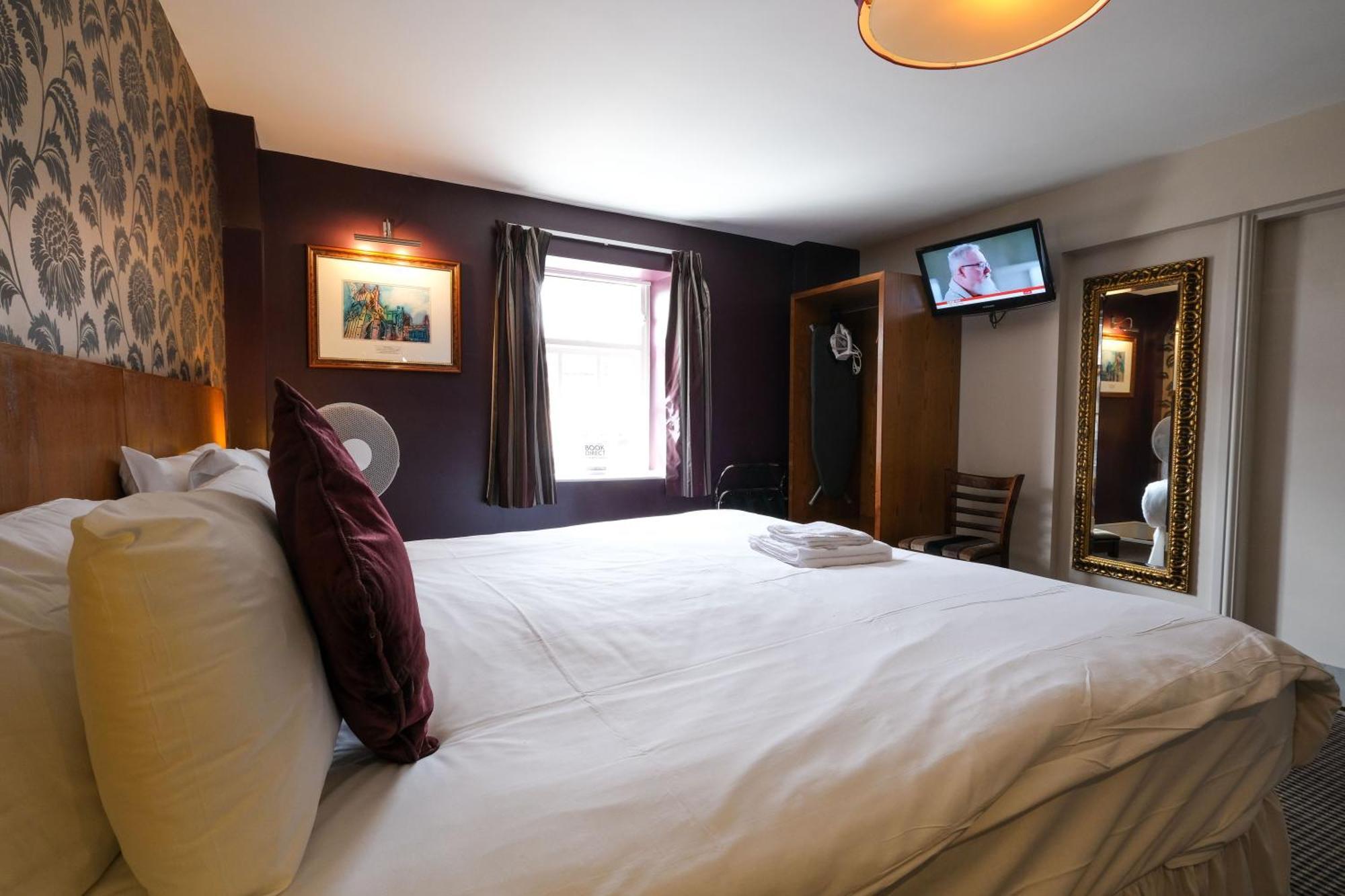 The Unicorn Hotel Wetherspoon ริปอน ภายนอก รูปภาพ