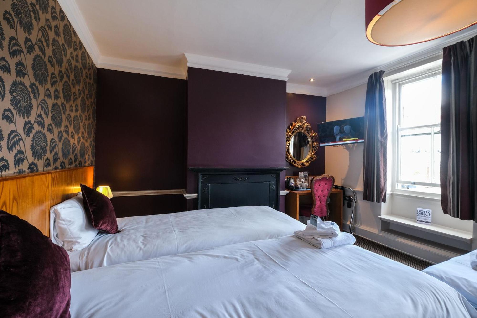 The Unicorn Hotel Wetherspoon ริปอน ภายนอก รูปภาพ