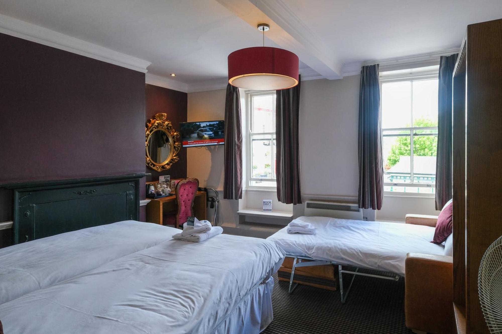 The Unicorn Hotel Wetherspoon ริปอน ภายนอก รูปภาพ