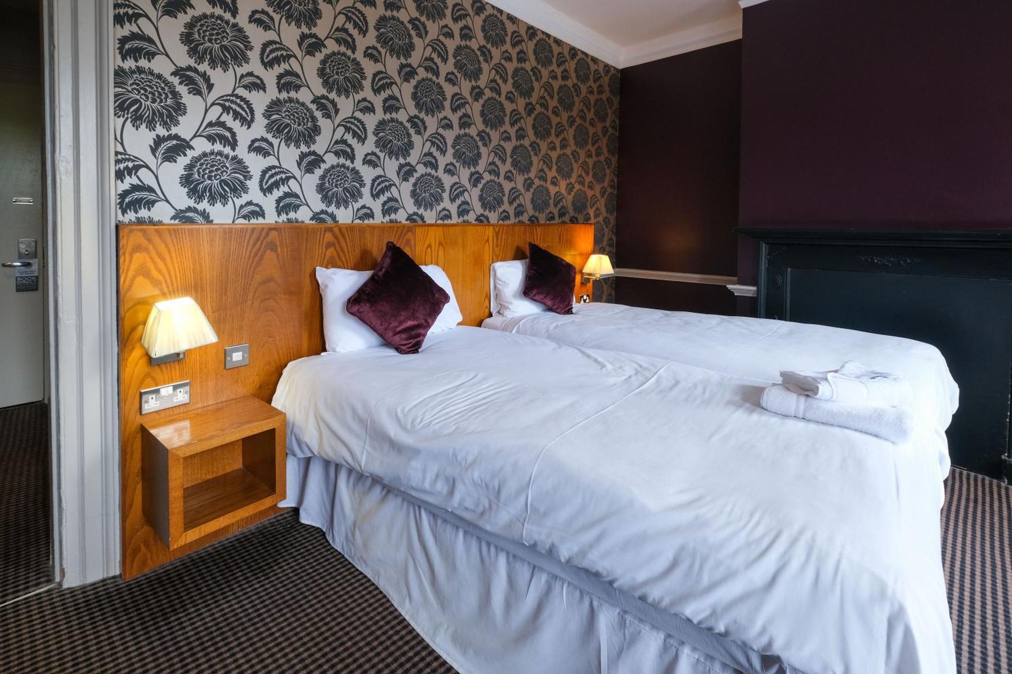 The Unicorn Hotel Wetherspoon ริปอน ภายนอก รูปภาพ